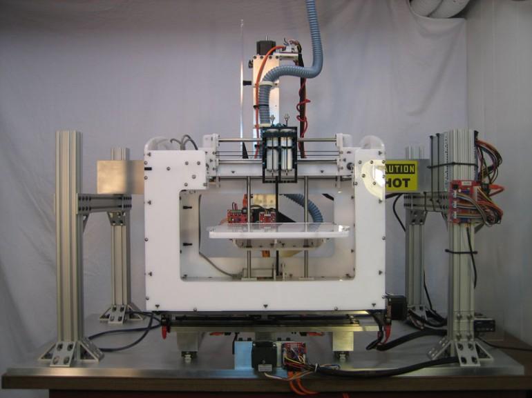 Первый в мире 3D-печатный каяк спускается на воду