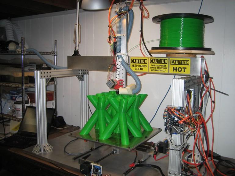 Первый в мире 3D-печатный каяк спускается на воду