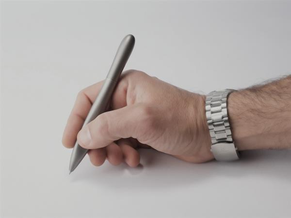 Раздаём автографы титановой ручкой: занимательный образец металлической 3D-печати