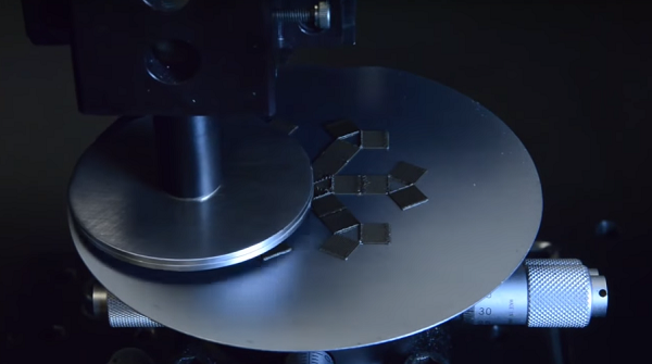 Ученые MIT печатают на 3D-принтере резвых магнитных роботов