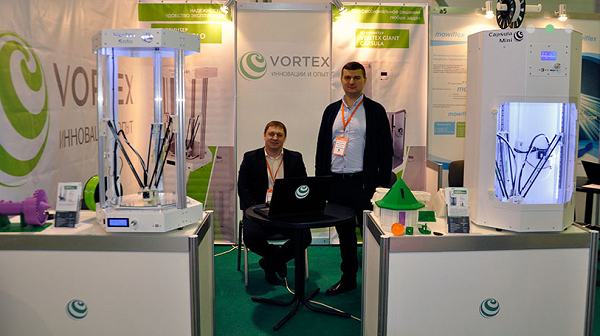 Российская компания «Vortex» предлагает ряд 3D-принтеров дельтаобразной схемы