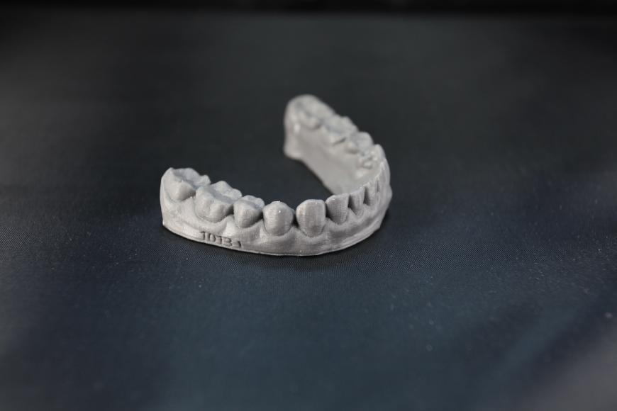 Производство стоматологических элайнеров при помощи Uniz Slash Plus