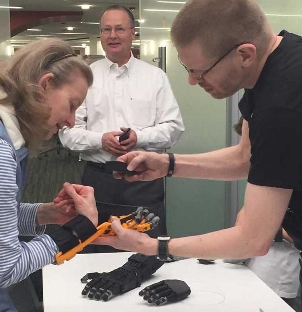 3D Universe предлагает пластики телесных тонов для 3D-печати протезов