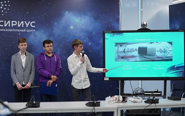 Уральские школьники спроектировали робота, ремонтирующего трубы с помощью 3D-принтера