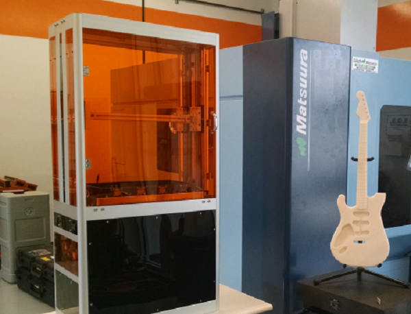 Компания Wave3D предлагает крупноформатный стереолитографический 3D-принтер