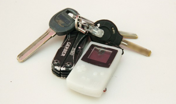 Игровая консоль Game Boy уместилась в брелок для ключей