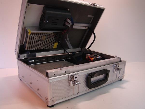 TeeBot – RepRap-принтер в чемоданчике