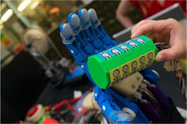 Студентки из Университета Райса придумали силомер для 3D-печатных протезов рук