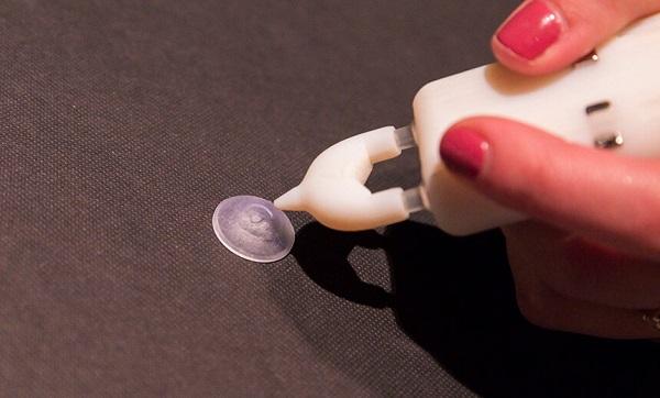 Австралийские ученые получили грант на доработку 3D-ручки для лечения глаз