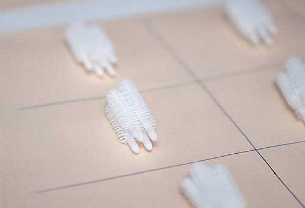 Chanel запускает массовое производство туши для ресниц с 3D-печатными щеточками
