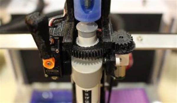 Лабораторный робот aBioBot на базе 3D-принтера толкает науку вперед