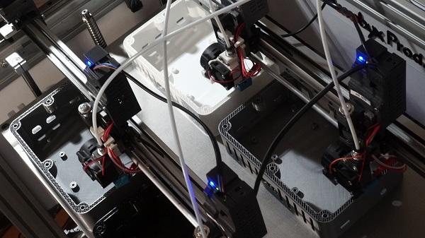 Лионская гидра: компания Bombyx Prod продемонстрировала десятиголовый 3D-принтер