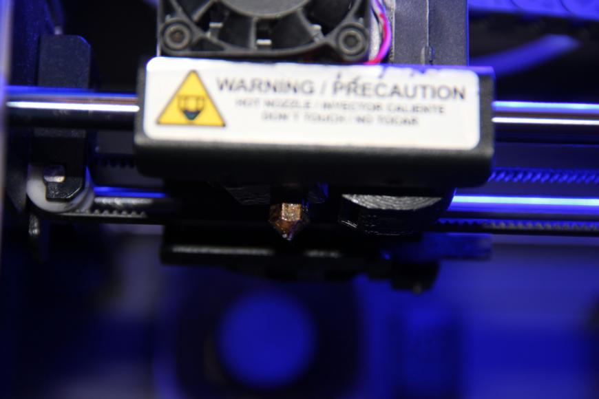 Обзор 3D-принтера WItbox или как печатать полосатые модели :)