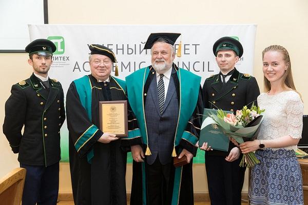 Глава ВИАМ Евгений Каблов получил звание почетного доктора СПбПУ
