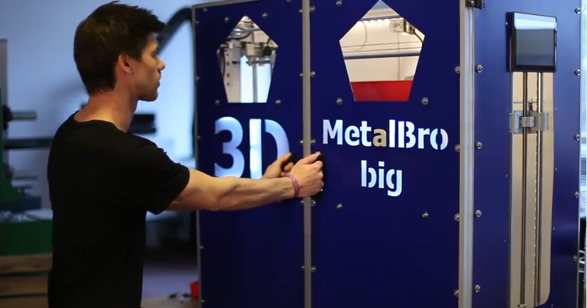 Скорость печати гигантского 3D-принтера MetalBro BIG достигает 600 мм/сек