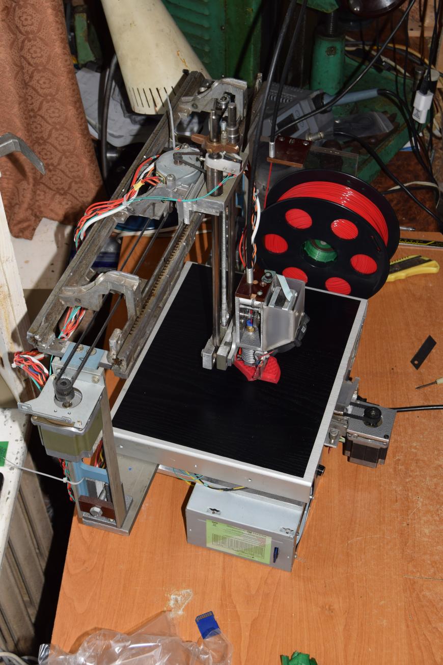 Принтер из печатных машинок и совсем чуть-чуть мотора Волги :)
