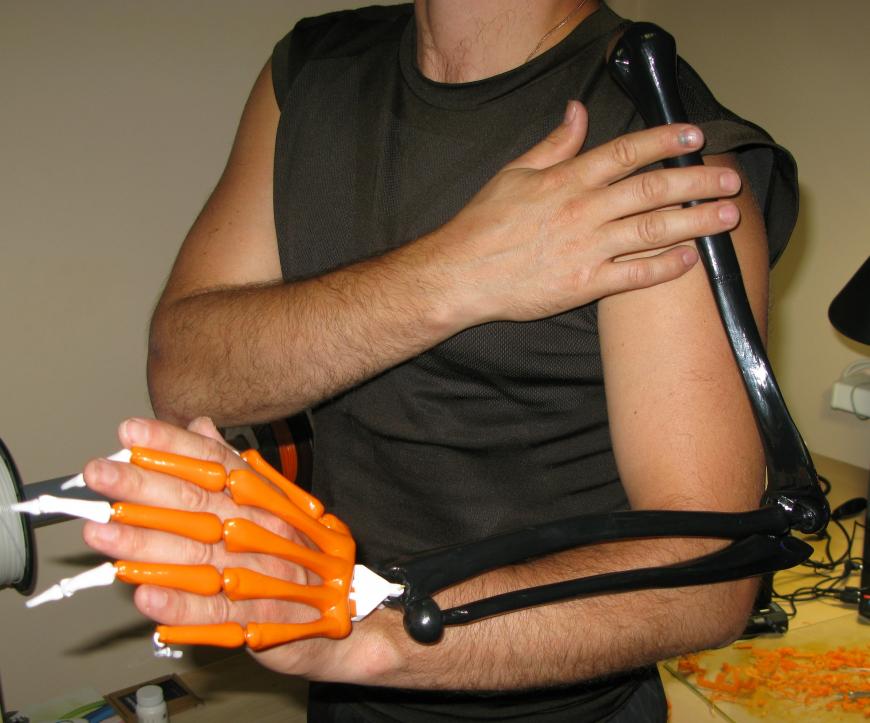 'Разработка прототипа человеческой руки'.