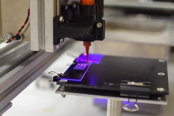 Американские ученые продемонстрировали 3D-печать полиимидом методом робокастинга