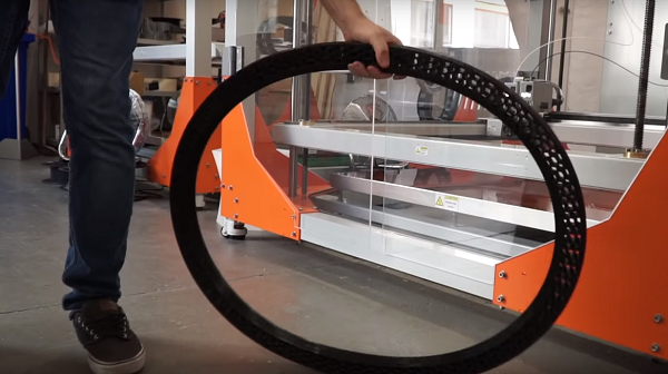 BigRep испытала напечатанную на 3D-принтере велосипедную шину