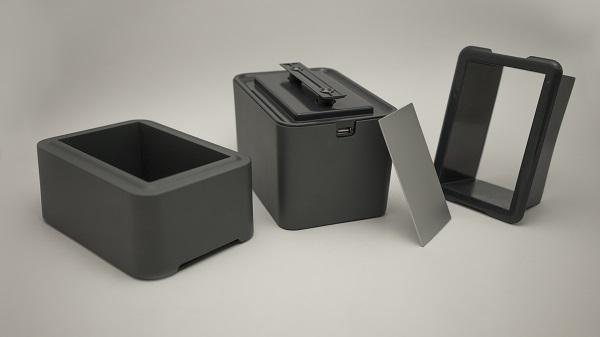 Первый фотополимерный 3D-принтер на основе смартфона готов к выходу на рынок
