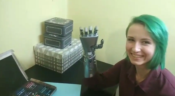 Умелец из Екатеринбурга создал при помощи 3D-принтера рабочий прототип бионического протеза