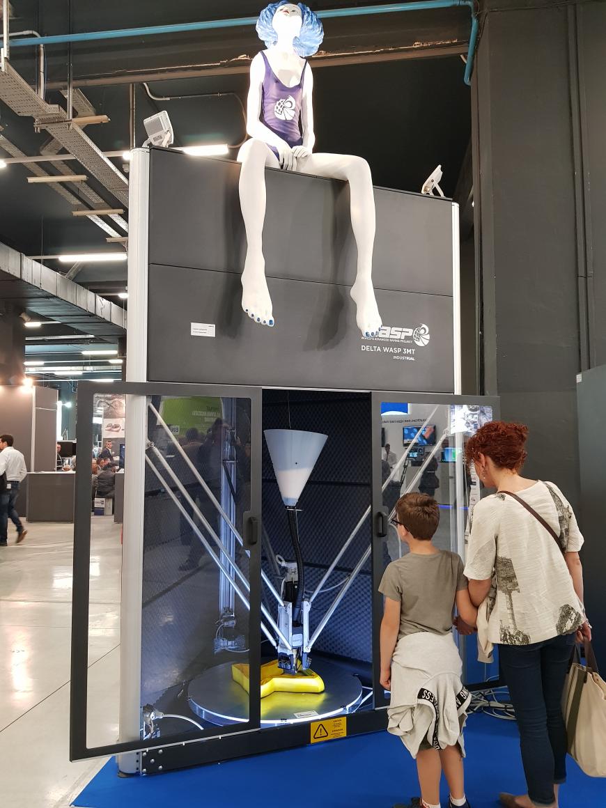 Выставка 'Technology HUB' в Милане