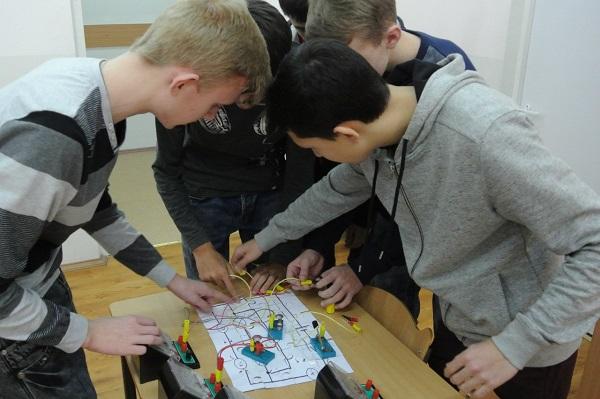 Департамент образования Москвы проведет аукцион по закупке 3D-оборудования для столичных школ