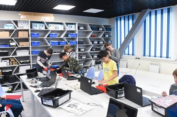 13 декабря официально откроются более тридцати детских технопарков «Кванториум»