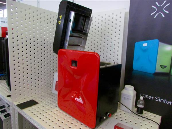 Вокруг света с 3Dtoday: 3D-печатные протезы в Дубае, дополнения к SLS-принтеру Lisa и печать без границ на 3D-принтере Blackbelt