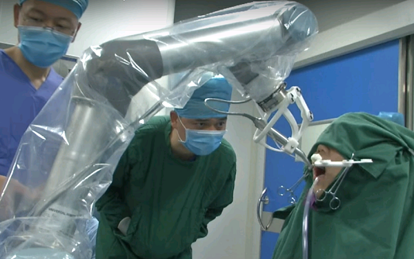 Китайский робот-стоматолог провел свою первую операцию по вживлению 3D-печатных зубов