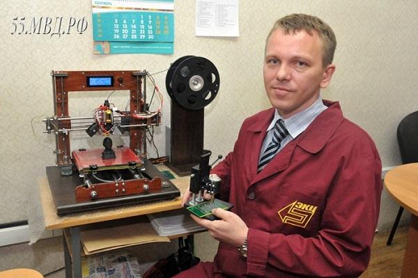 Полицейский из Омска собрал 3D-принтер за 3000 рублей