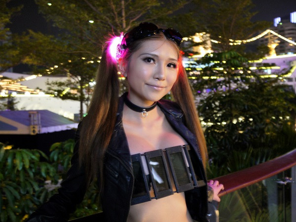 SexyCyborg вернулась на сцену с пикантным 3D-печатным нарядом