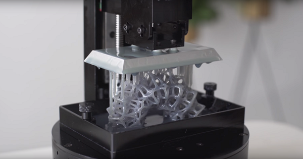 Бюджетный стереолитографический 3D-принтер SparkMaker доступен всего за $159