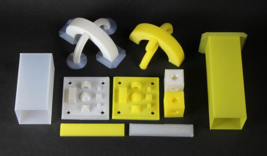 Пробная печать пластиком PLA  Pearl White от фирмы U3PRINT.