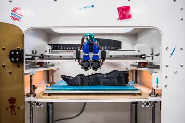 Студент НИТУ «МИСиС» создает 3D-печатные кроссовки с кондиционером