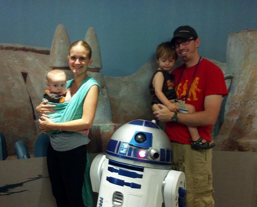 Кэти, R2-JE, Эндрю и их дети