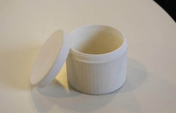 3D-печатная баночка с закручивающейся крышкой