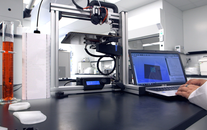 Экструдер Discov3ry подключен к 3D-принтеру