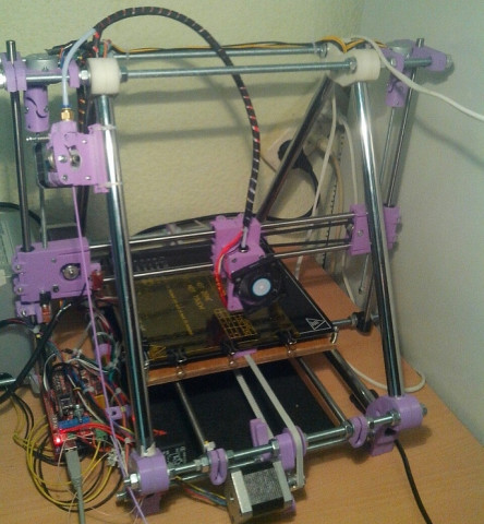 3D принтер RepRap + катушка пластика