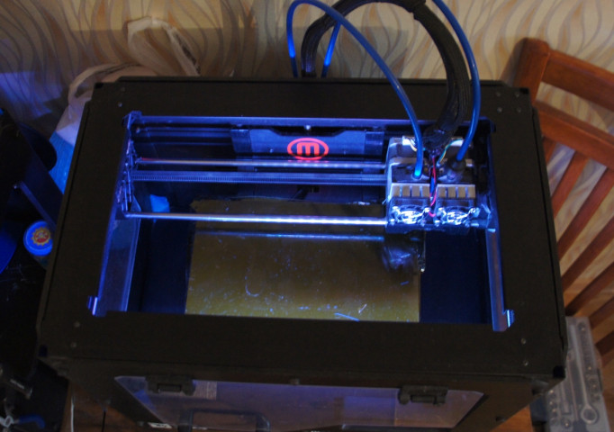 Продается MakerBot replicator 2X