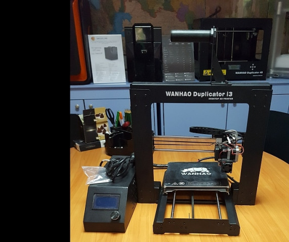 Продам принтер Wanhao Duplicator i3 V 2.0