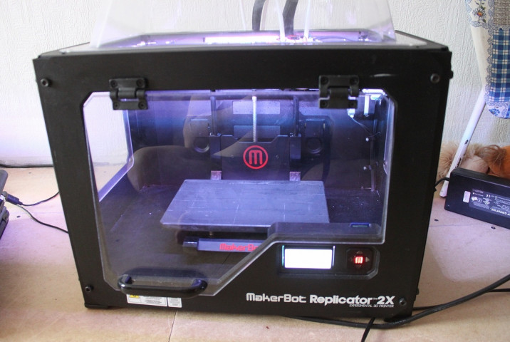 Продам Makerbot Replicator 2X