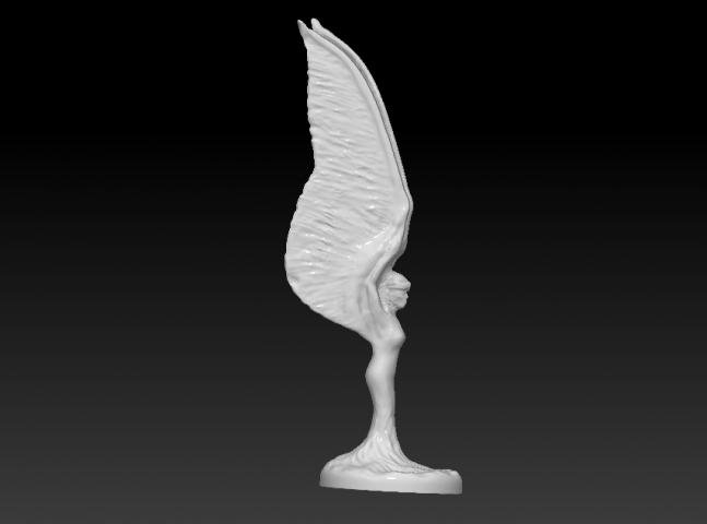 Статуя с крыльями