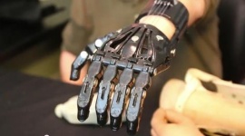 3D-печатный протез за $50 против стандартного протеза за $42 000
