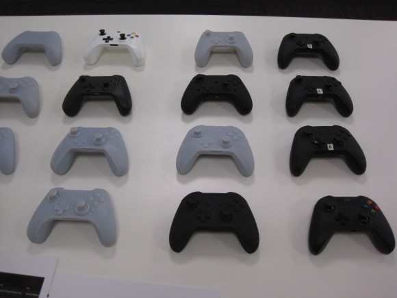 Компания Мicrosoft перебрала сотни прототипов контроллера для Xbox One