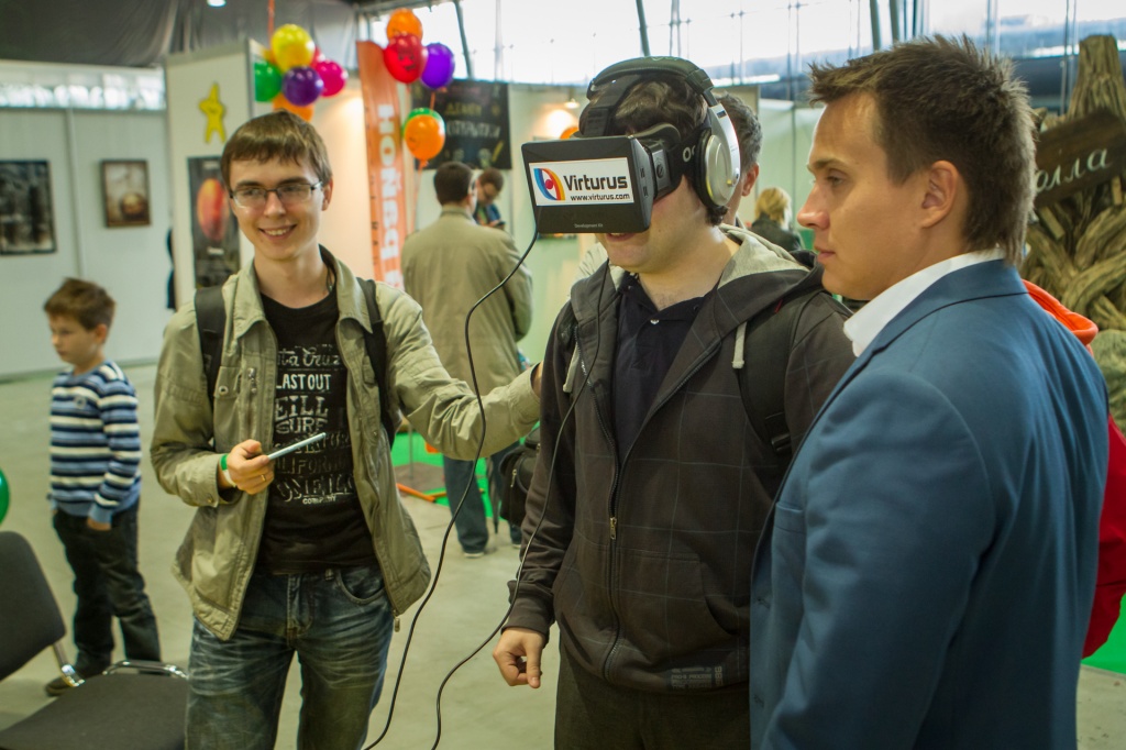 Посетители стенда Virturus смогли погрузиться в мир виртуальной реальности с головой