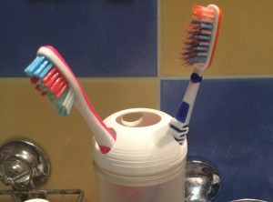 Подставка для зубных щеток в стакан