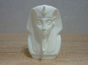 Бюст фараона Тутанхамон