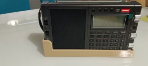 Полочка настенная для радиоприёмника Tecsun PL-990.