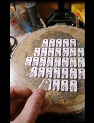 Крепления для крючков уличной гирлянды